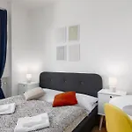 Quiet Apartment With Kitchen Near The Metro