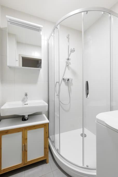 Appartement Quiet With Kitchen Near The Metro